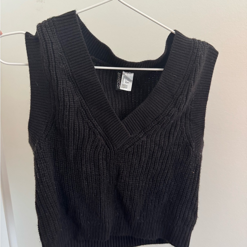H&M Black Knit Crop Top